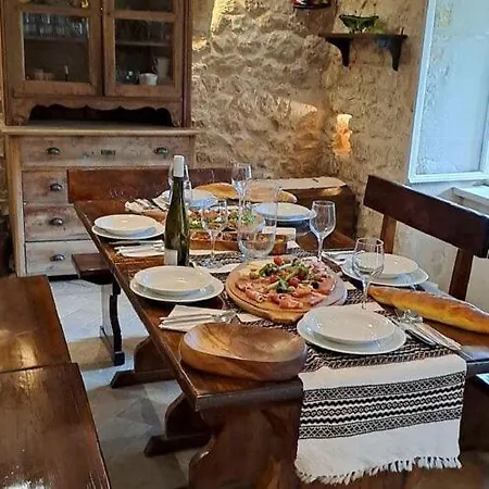 Stone House Lola - Two Bedroom Grabovac (Split-Dalmatia)