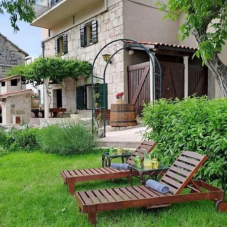 Stone House Lola - Two Bedroom