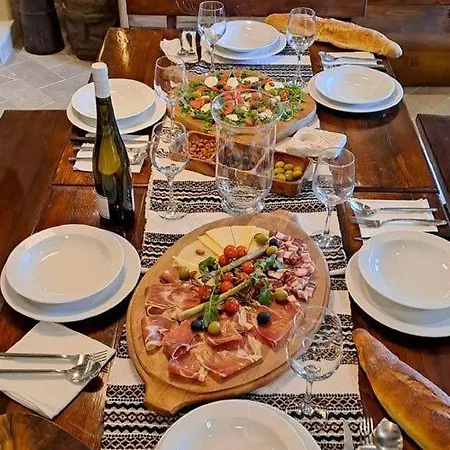 Stone House Lola - Two Bedroom Semesterbostad