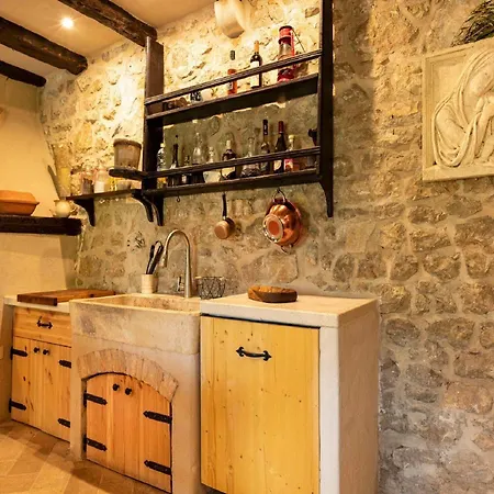 Casa vacanze Stone House Lola - Two Bedroom