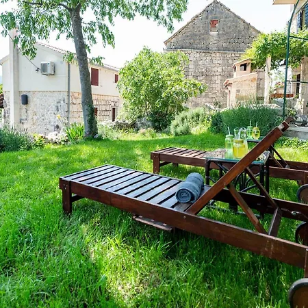 Stone House Lola - Two Bedroom *