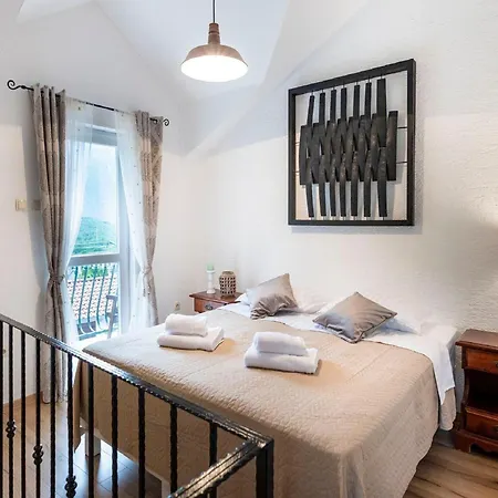 Stone House Lola - Two Bedroom