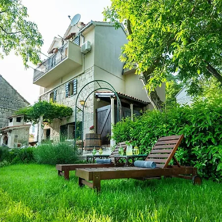 Stone House Lola - Two Bedroom